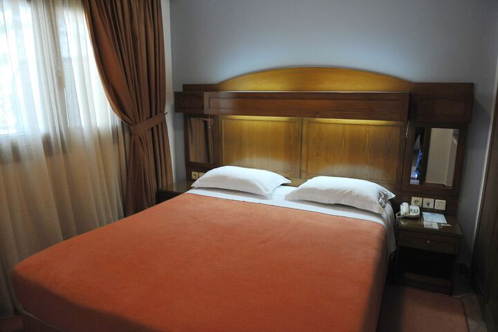 Room 27 of 59