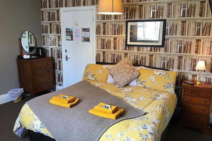 Room 2 of 14