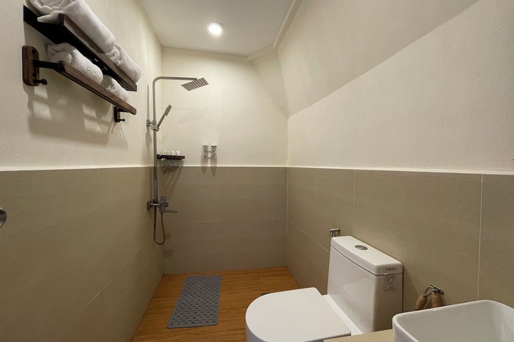 Room 12 of 75