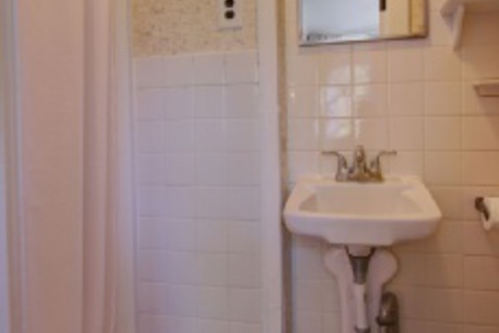 Room 406 of 408
