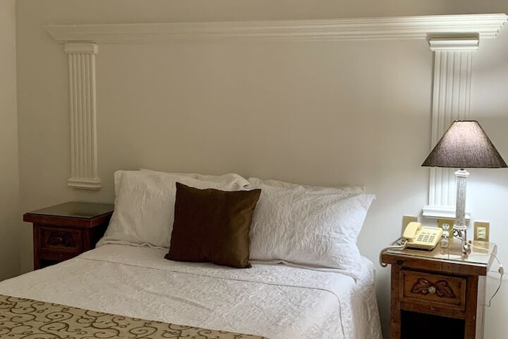 Room 10 of 65