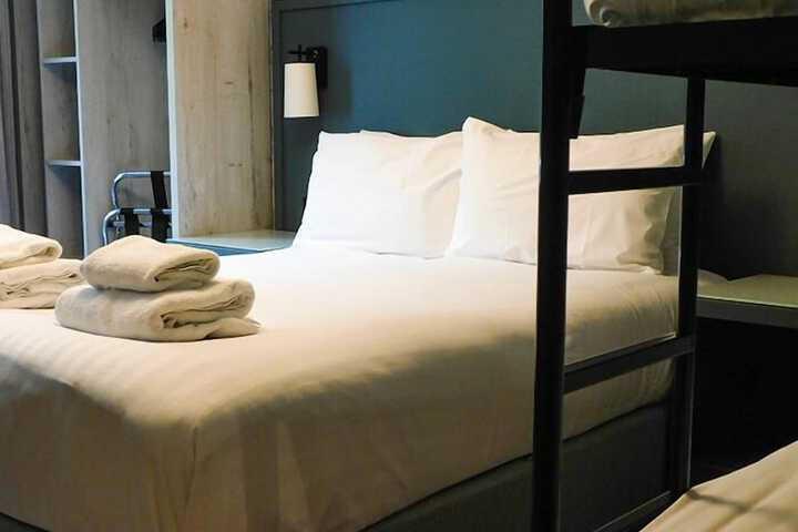Room 4 of 42