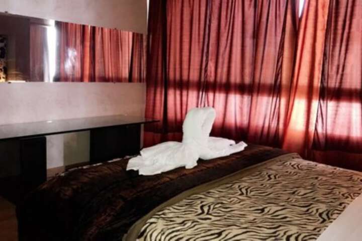 Room 9 of 22