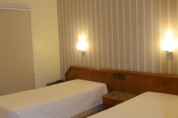 Room 16 of 64