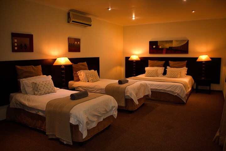 Room 12 of 33