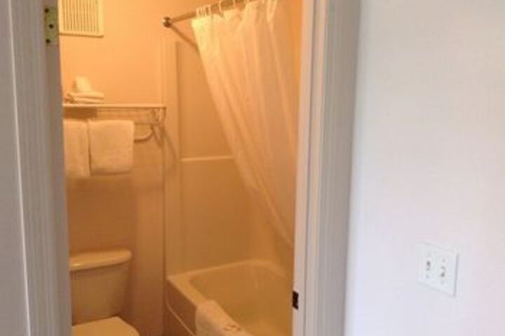 Room 3 of 53