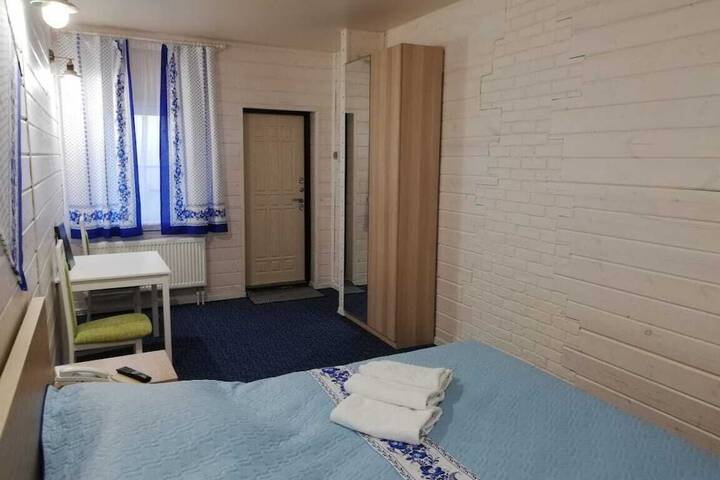 Room 3 of 37