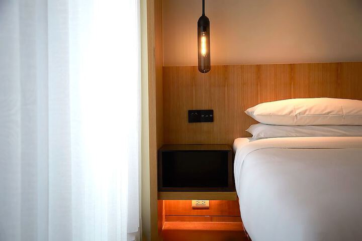 Room 10 of 36