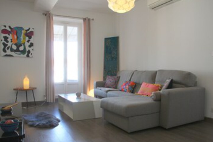 Room 10 of 18
