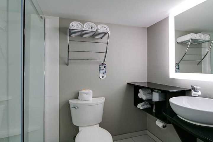 Room 6 of 29
