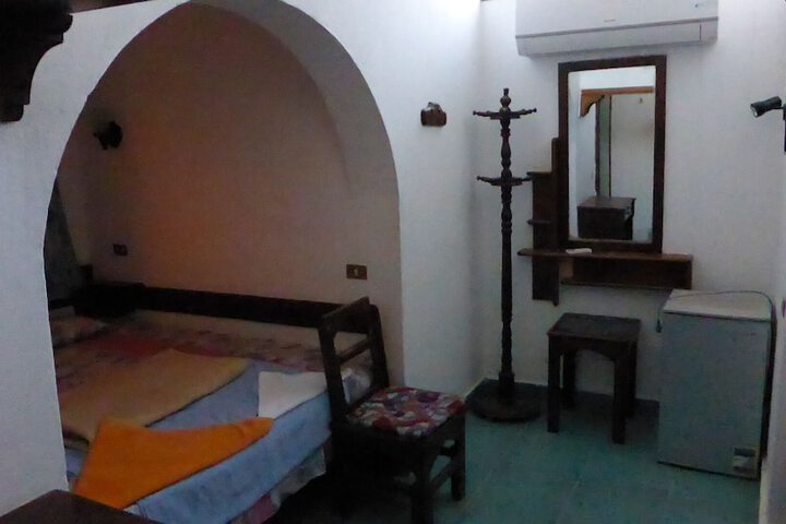Room 15 of 46