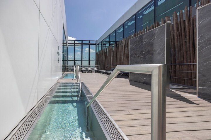 Hotel Pool