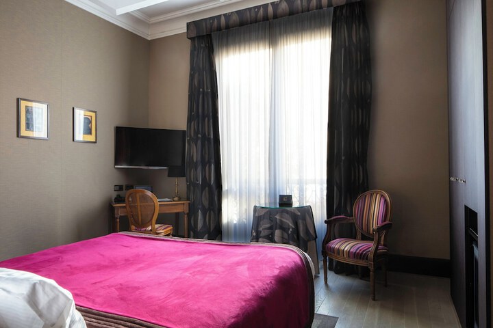 Room 34 of 74