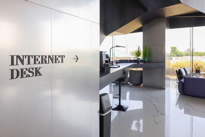 Business Center 50 of 61