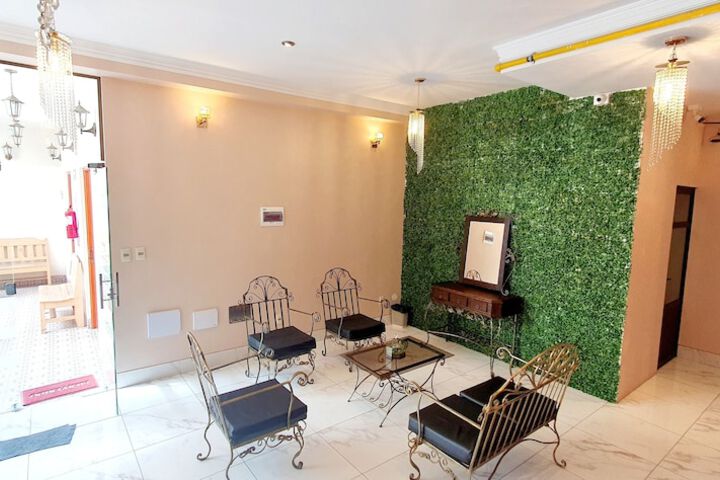 Room 14 of 21