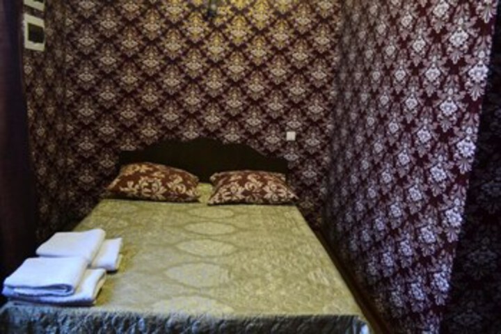 Room 12 of 22