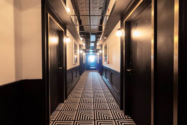 Room 31 of 66