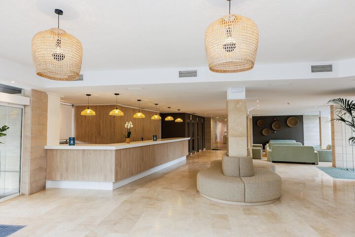 Hotel Interior 6 of 149