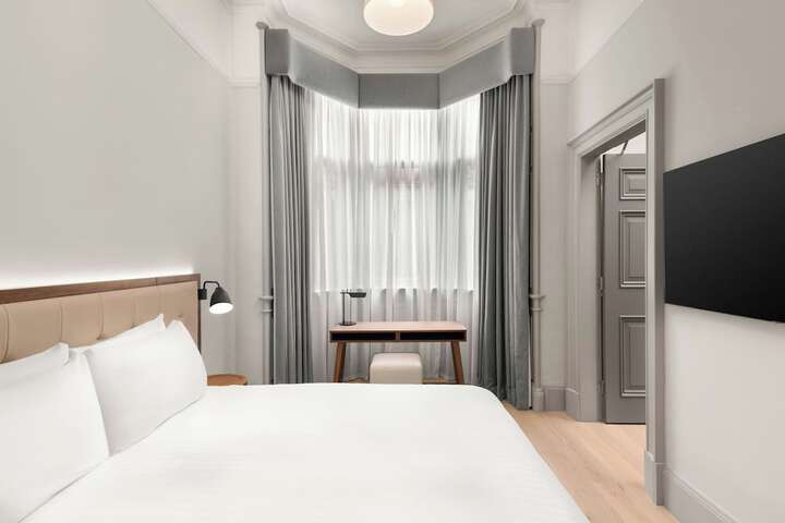 Room 17 of 126