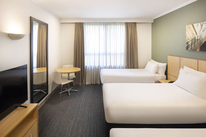 Room 12 of 28