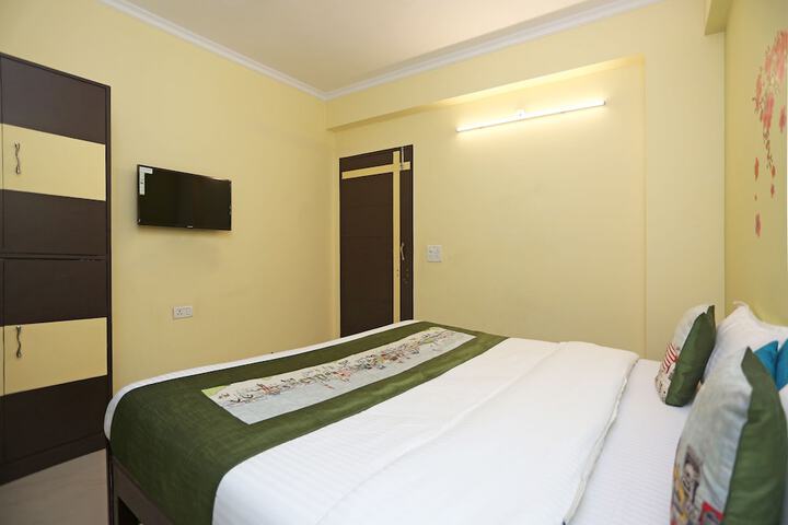 Room 5 of 14