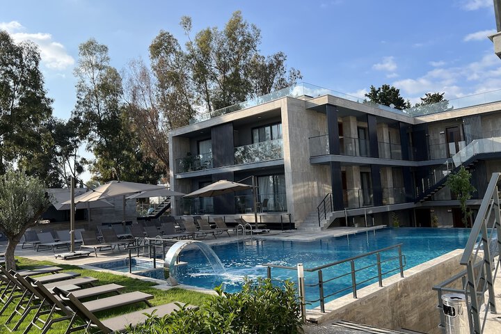 Pool 34 of 61