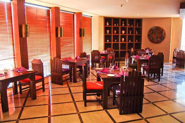 Dining 52 of 81
