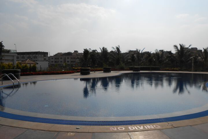 Hotel Pool