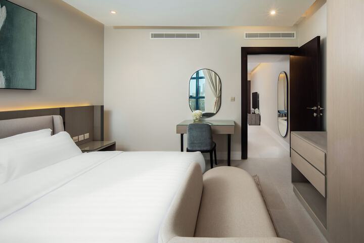 Room 21 of 33