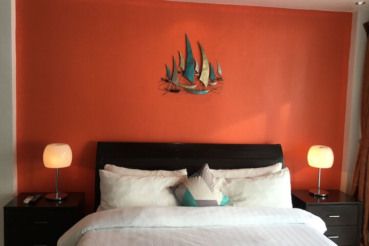 Room 12 of 296