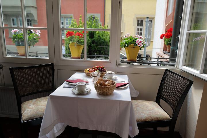 Breakfast/Coffee Service 39 of 61