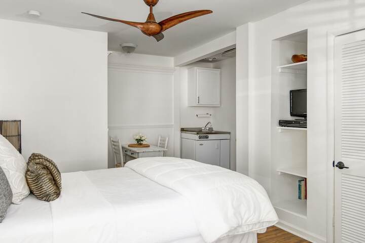 Room 3 of 6