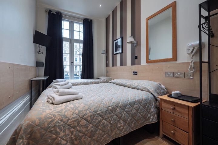 Room 21 of 46