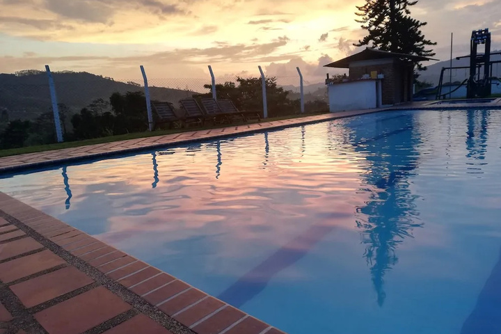 Pool 4 of 5
