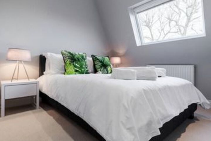 Room 8 of 20