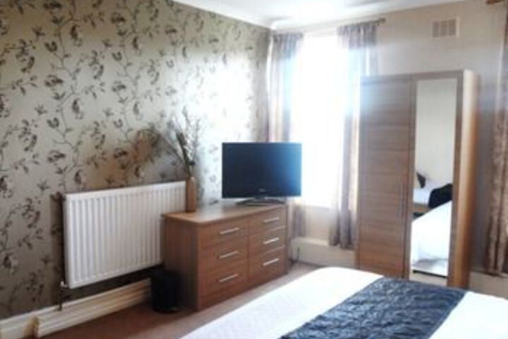 Room 10 of 15