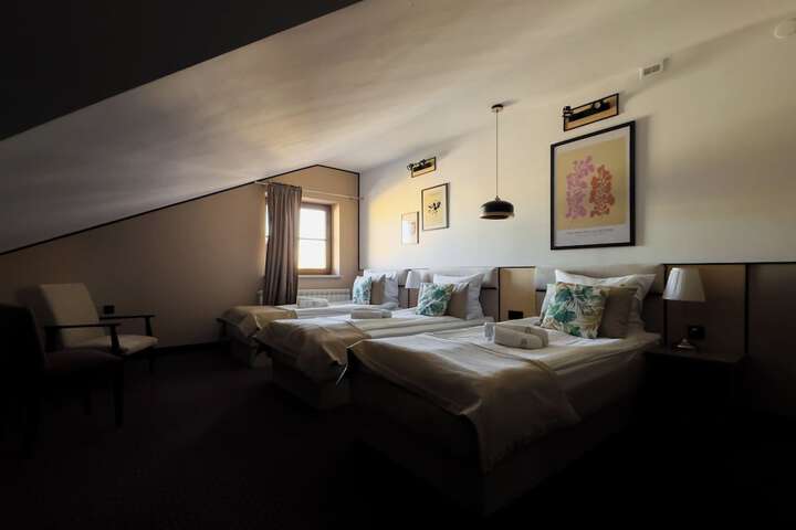 Room 22 of 66
