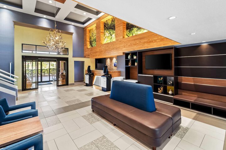 Hotel Interior 7 of 64