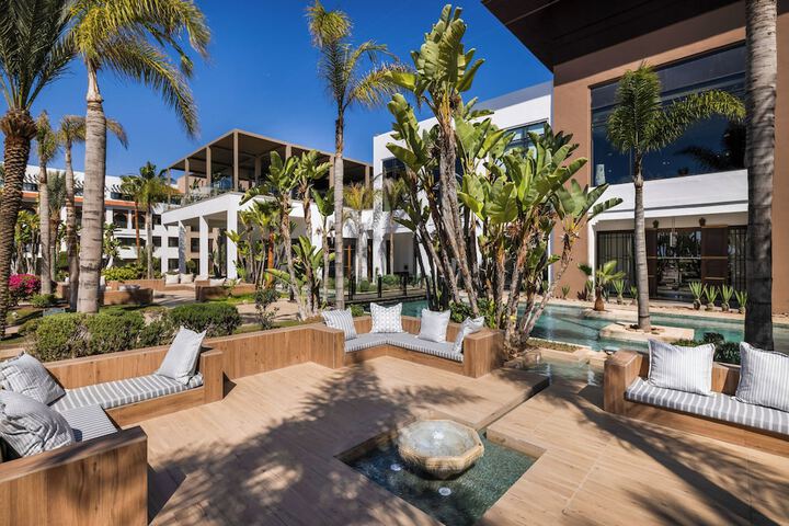 Sundeck 104 of 112
