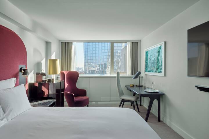 Room 38 of 233