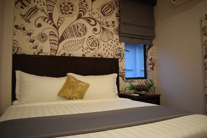 Room 6 of 37