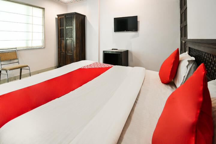 OYO 15896 Hotel Jal Mahal Haveli