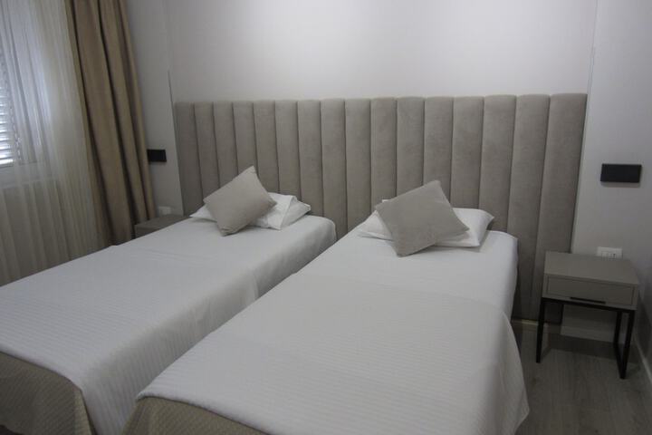 Room 49 of 74