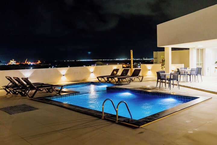 Hotel Pool