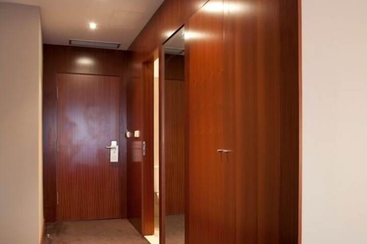 Ballroom/Hall 37 of 40