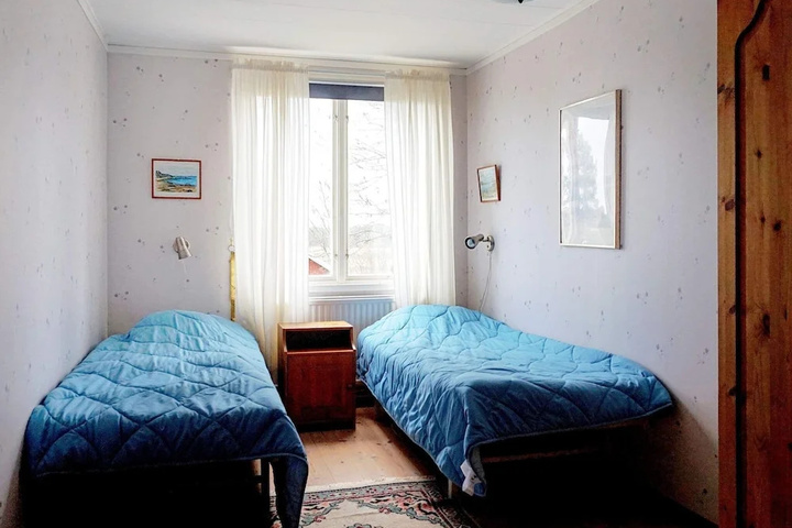 Room 5 of 14