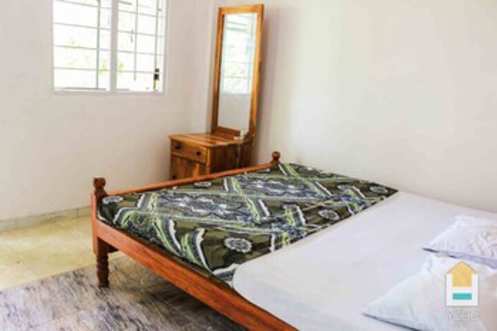 Room 8 of 14