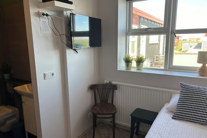 Room 9 of 64