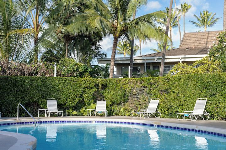 Hotel Pool