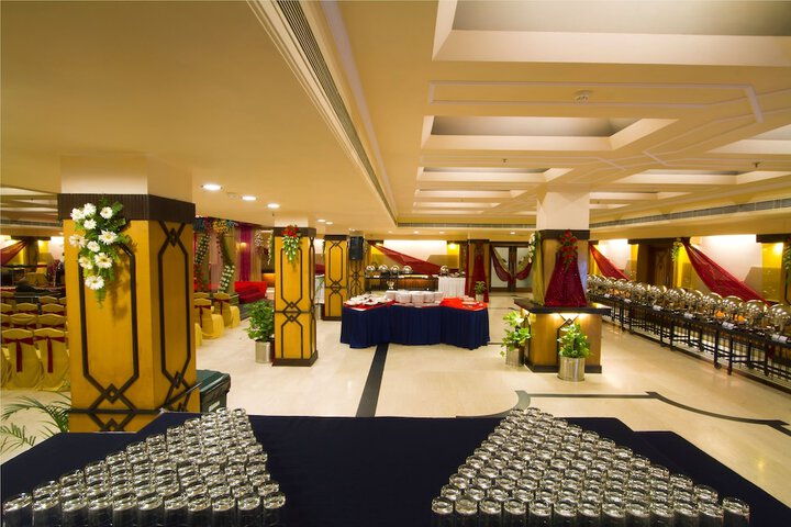 Business Center 66 of 70